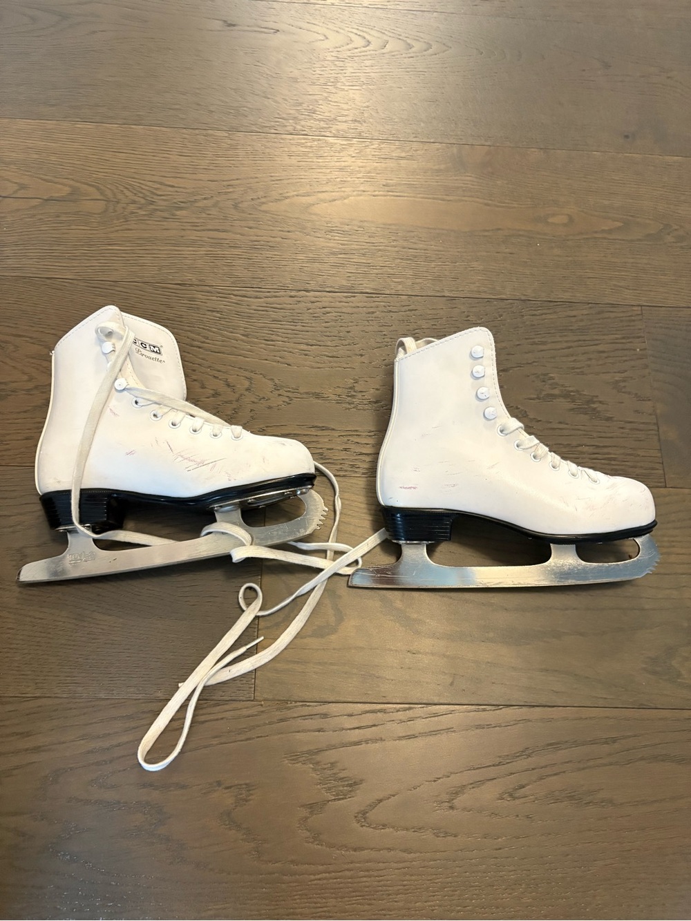 CCM girls white skates sz 2 good condition View